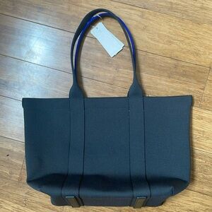 Rothy’s essential tote. NWT. Slate black